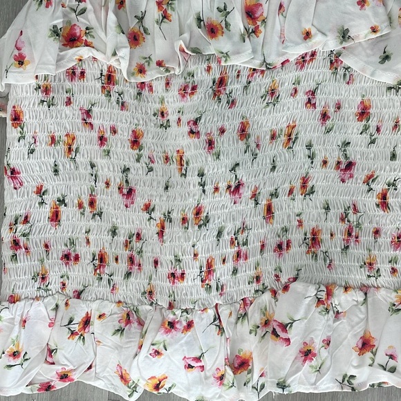 Forever 21 floral tank top - Picture 2 of 3